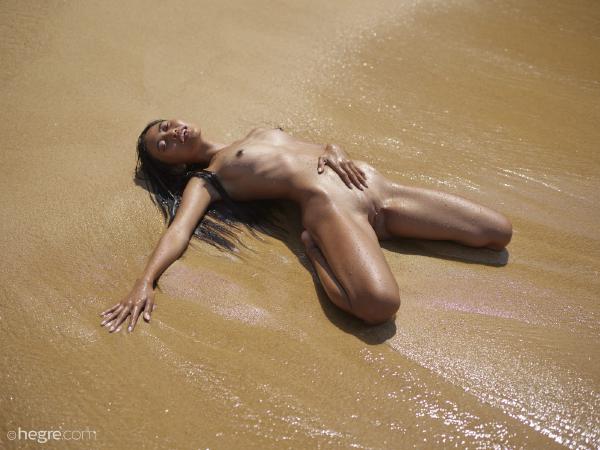 Hiromi Wet and Wild #33