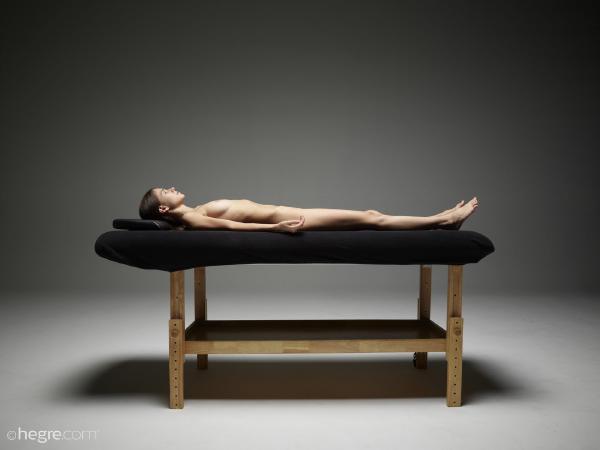 Leona massage nue artistique #28
